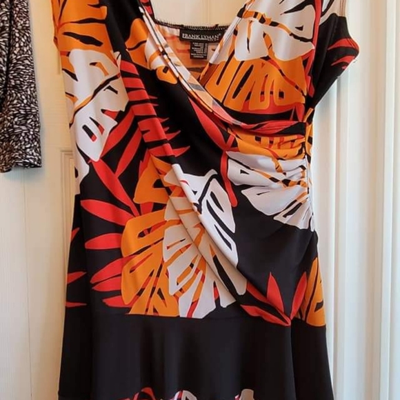 Designer dresses - Picture 13 of 16